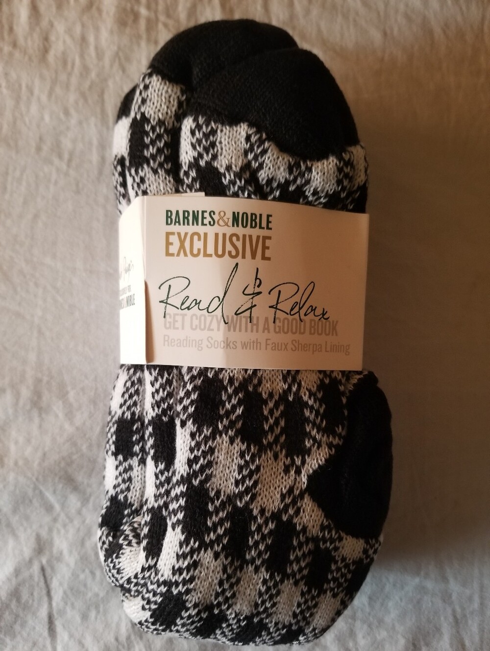 Barnes & Noble Women's Black and White Reading Socks w/ Faux Sherpa Lining - New